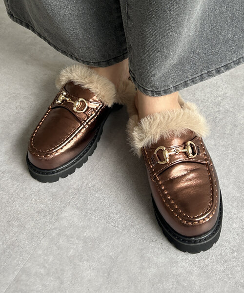 Thevon(ゼボン)の「ファー付きサボ(ブーツ・レディース・ブラック/ブロンズ・M/L)」の11枚目の写真