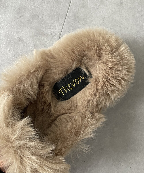 Thevon(ゼボン)の「ファー付きサボ(ブーツ・レディース・ブラック/ブロンズ・M/L)」の15枚目の写真