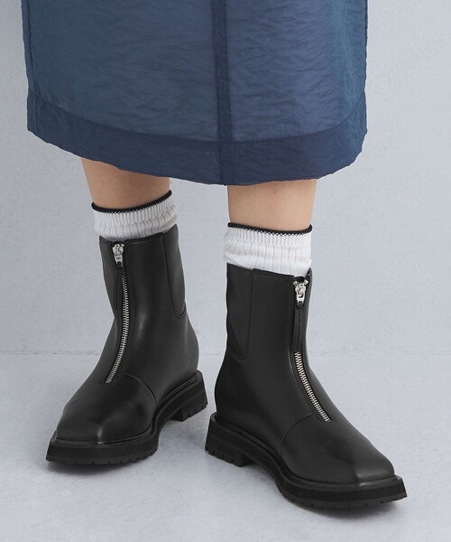 green label relaxing（グリーンレーベルリラクシング）の「フロントZIP ショートブーツ -撥水-（ブーツ・レディース・ベージュ/ブラック・S/XL/M/L）」の4枚目の写真