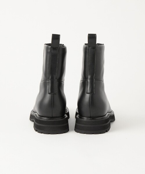 green label relaxing（グリーンレーベルリラクシング）の「フロントZIP ショートブーツ -撥水-（ブーツ・レディース・ベージュ/ブラック・S/XL/M/L）」の9枚目の写真