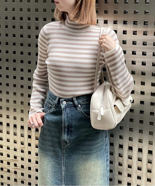 clear（クリア）の「フレアスリーブハイネックボーダーニットトップス [ベーシック オフィスカジュアル 着回し抜群 大人 カジュアル]≪2024AW新作≫（ニット/セーター・レディース・ブラック/ベージュ/ブラウン/グレー/ピンク/ミント・F）」の4枚目の写真