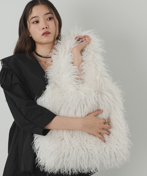 paravion（パラビオン）の「ファーバッグ（トートバッグ・レディース・ブラック/ホワイト・FREE）」の4枚目の写真