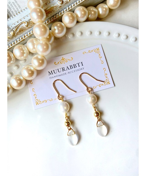 tone(トーン)の「【MUURABBTI】淡水パールとペタルビーズピアス(MA)(ピアス(両耳用)・レディース・ゴールド/シルバー・FREE)」の4枚目の写真