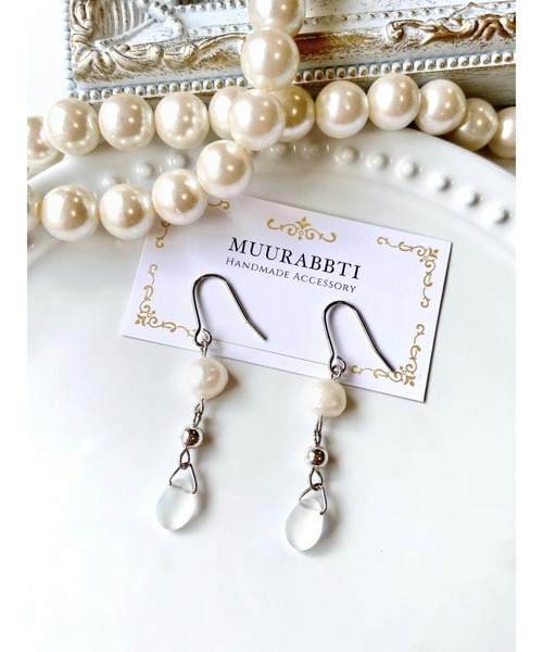 tone(トーン)の「【MUURABBTI】淡水パールとペタルビーズピアス(MA)(ピアス(両耳用)・レディース・ゴールド/シルバー・FREE)」の5枚目の写真