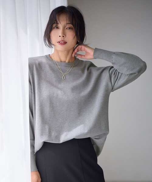 ANY(エニィ)の「【6色展開】ソフトタッチニットプルオーバー(ニット/セーター・レディース・ブラック系/グレー系/ベージュ系/ダークブラウン系/オレンジ系/ピーコックグリーン系・F)」の3枚目の写真