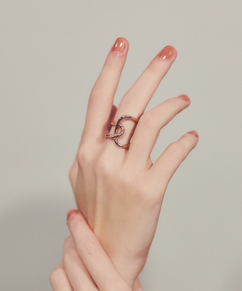 ciite'（シーテ）の「ビッグヒネリクロスリング（リング・レディース・シルバー/ゴールド/ピンクゴールド・FREE）」の3枚目の写真