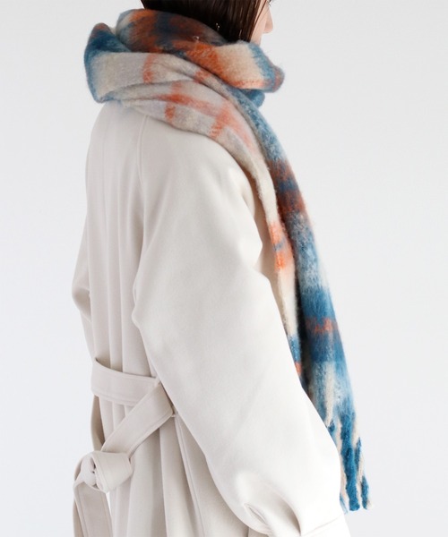 cepo（セポ）の「バルキーチェックマフラー（マフラー・レディース・オフホワイト/ブラック・FREE）」の7枚目の写真