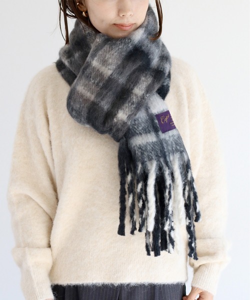 cepo（セポ）の「バルキーチェックマフラー（マフラー・レディース・オフホワイト/ブラック・FREE）」の3枚目の写真