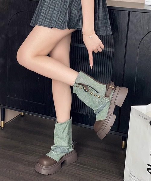 shoes365(シューズスリーシックスファイヴ)の「【shoes365】ブリティッシュスタイル厚底ブーツ(ブーツ・レディース・ブルー/ブラック/グリーン・22.5cm/23.0cm/23.5cm/24.0cm/24.5cm/25.0cm)」の2枚目の写真