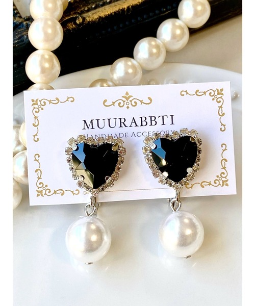tone（トーン）の「【MUURABBTI】ハートビジューのパールイヤリング(MA)（イヤリング・レディース・レッド/グリーン/ピンク系その他/ブラック/ブルー・FREE）」の2枚目の写真