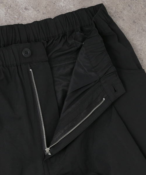 ANGLAN(アングラン)の「ANGLAN / アングラン Decent Pocket Deep Tuck Wide Pant(その他パンツ・レディース・ブラック・FREE)」の17枚目の写真