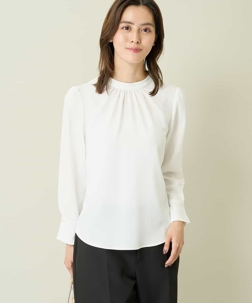 a.v.v（アーヴェヴェ）の「【洗える】ハイネックブラウス（シャツ/ブラウス・レディース・グレー系その他/ホワイト・34/42/36/40/38）」の2枚目の写真