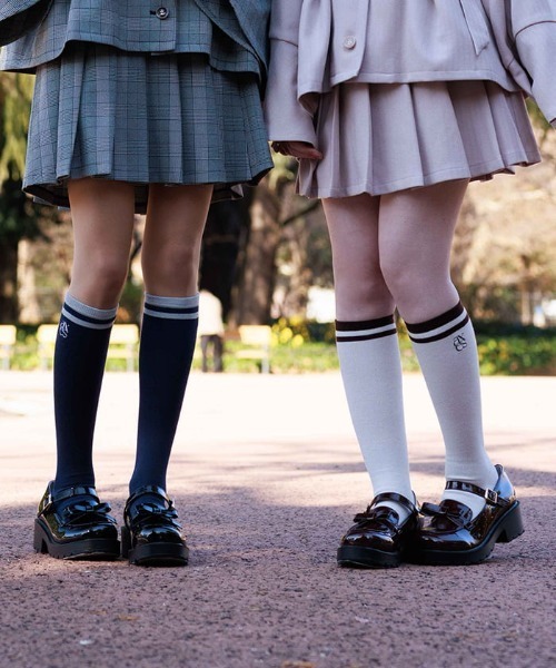 axes femme（アクシーズファム）の「ロゴ刺繍入りラインソックス（ソックス/靴下・レディース・ネイビー/ブラック/キナリ・FREE）」の5枚目の写真