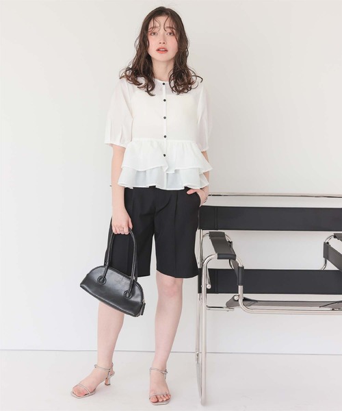 titivate（ティティベイト）の「ペプラムショートランタンスリーブブラウス（シャツ/ブラウス・レディース・ブラック/ライトブルー/ホワイト/ライトイエロー/グレイッシュベージュ/ライトピンク・L/M）」の19枚目の写真