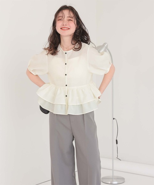 titivate（ティティベイト）の「ペプラムショートランタンスリーブブラウス（シャツ/ブラウス・レディース・ブラック/ライトブルー/ホワイト/ライトイエロー/グレイッシュベージュ/ライトピンク・L/M）」の8枚目の写真