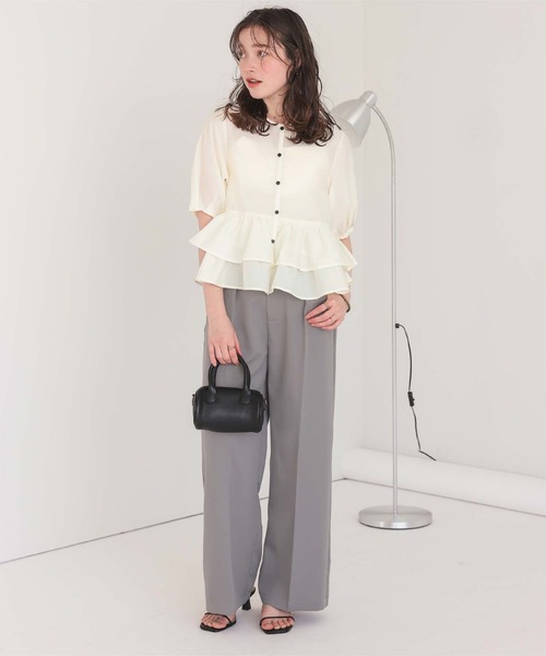 titivate（ティティベイト）の「ペプラムショートランタンスリーブブラウス（シャツ/ブラウス・レディース・ブラック/ライトブルー/ホワイト/ライトイエロー/グレイッシュベージュ/ライトピンク・L/M）」の10枚目の写真