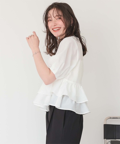 titivate（ティティベイト）の「ペプラムショートランタンスリーブブラウス（シャツ/ブラウス・レディース・ブラック/ライトブルー/ホワイト/ライトイエロー/グレイッシュベージュ/ライトピンク・L/M）」の21枚目の写真