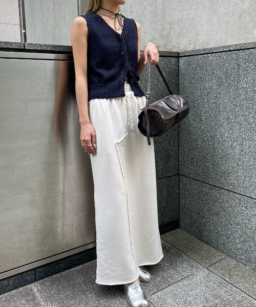 AIC.（エーアイシー）の「ダブルウエストリメイクデザイン裏毛スカート（スカート・レディース・オフホワイト/ネイビー・FREE）」の11枚目の写真