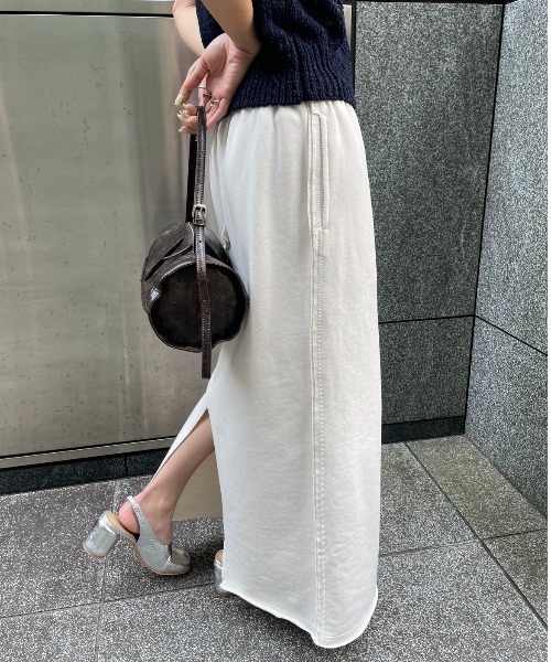 AIC.（エーアイシー）の「ダブルウエストリメイクデザイン裏毛スカート（スカート・レディース・オフホワイト/ネイビー・FREE）」の5枚目の写真