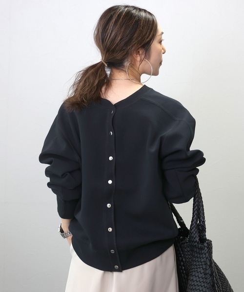 Aletta vita(アレッタビータ)の「ダンボールドットボタン2WAYカーディガン(カーディガン/ボレロ・レディース・ブラック/グレー系その他/カーキブラウン・FREE)」の11枚目の写真