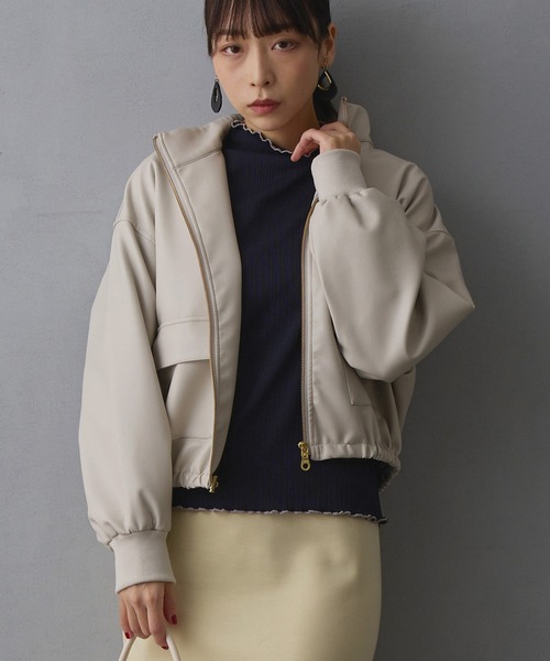 NICOLE white(ニコルホワイト)の「スタンドドロストブルゾン(ブルゾン・レディース・ブラック/ベージュ/オリーブ・FREE)」の3枚目の写真