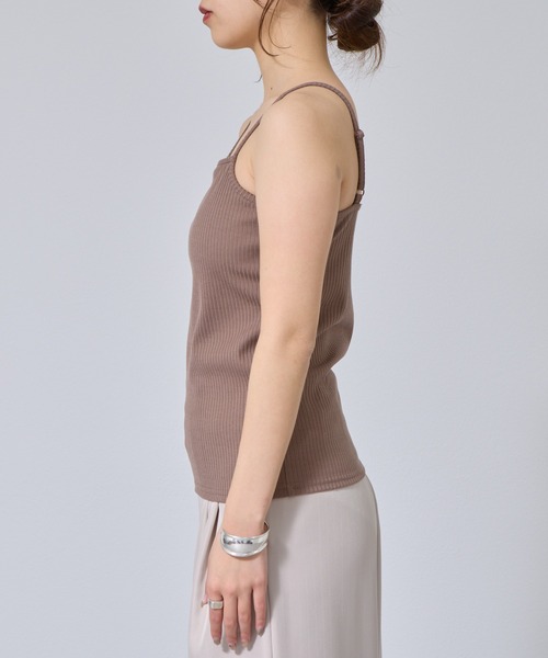 COLONY 2139（コロニートゥーワンスリーナイン）の「カップ付テレコリブスクエアキャミソール（キャミソール・レディース・オフホワイト/ブラック/モカ/ライトグレー・SMALL/MEDIUM/LARGE）」の8枚目の写真