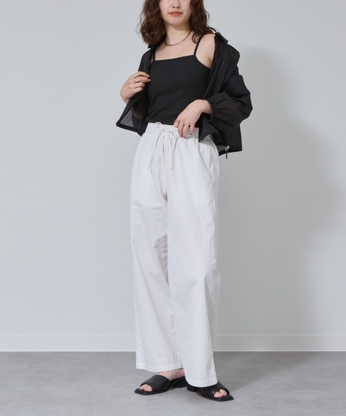 COLONY 2139（コロニートゥーワンスリーナイン）の「カップ付テレコリブスクエアキャミソール（キャミソール・レディース・オフホワイト/ブラック/モカ/ライトグレー・SMALL/MEDIUM/LARGE）」の21枚目の写真