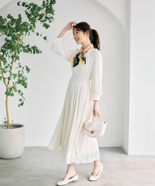 12Twelve Agenda（トゥエルブ　アジェンダ）の「Vネック消しプリーツウエストシャーリングロングワンピース（ワンピース・レディース・ネイビー/グレイッシュベージュ/アイボリー・M）」の13枚目の写真