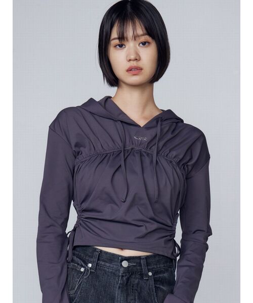 EMODA(エモダ)の「ホールギャザーリボントップ(Tシャツ/カットソー・レディース・グレー/ブラック/その他・FREE)」の2枚目の写真