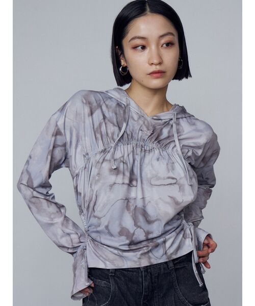 EMODA(エモダ)の「ホールギャザーリボントップ(Tシャツ/カットソー・レディース・グレー/ブラック/その他・FREE)」の3枚目の写真