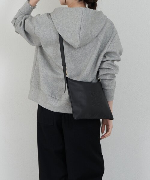 本革・370g］ソフトレザーショルダーバッグ(CE-1547)（ショルダー