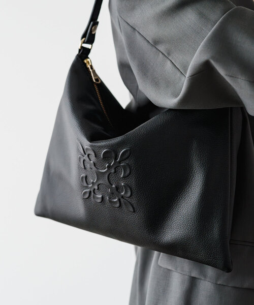 未使用級✨ラシット　 レザー　ショルダーバッグ　 ブラック 本革・370g］ソフトレザーショルダーバッグ(CE-1547