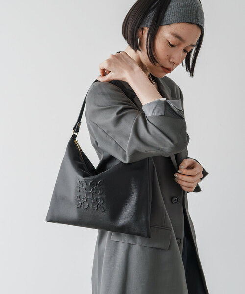 本革・370g］ソフトレザーショルダーバッグ(CE-1547)（ショルダー