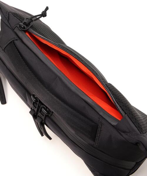 Aer(エアー)の「Aer(エアー)City Sling3 X-Pac AER-29061 正規商品(ボディバッグ/ウエストポーチ・メンズ・ブラック・F)」の2枚目の写真