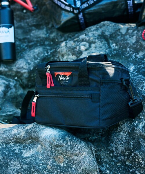 NANGA(ナンガ)の「NANGA × FREAK'S STORE/ナンガ × フリークスストア 別注 SOFT COOLER 5L ソフトクーラー 5L(アウトドアグッズ・メンズ・ブラック/グレー・ONE SIZE)」の4枚目の写真