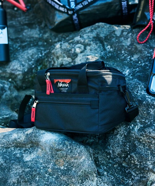 NANGA(ナンガ)の「NANGA × FREAK'S STORE/ナンガ × フリークスストア 別注 SOFT COOLER 5L ソフトクーラー 5L(アウトドアグッズ・メンズ・ブラック/グレー・ONE SIZE)」の5枚目の写真