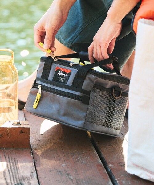 NANGA(ナンガ)の「NANGA × FREAK'S STORE/ナンガ × フリークスストア 別注 SOFT COOLER 5L ソフトクーラー 5L(アウトドアグッズ・メンズ・ブラック/グレー・ONE SIZE)」の8枚目の写真