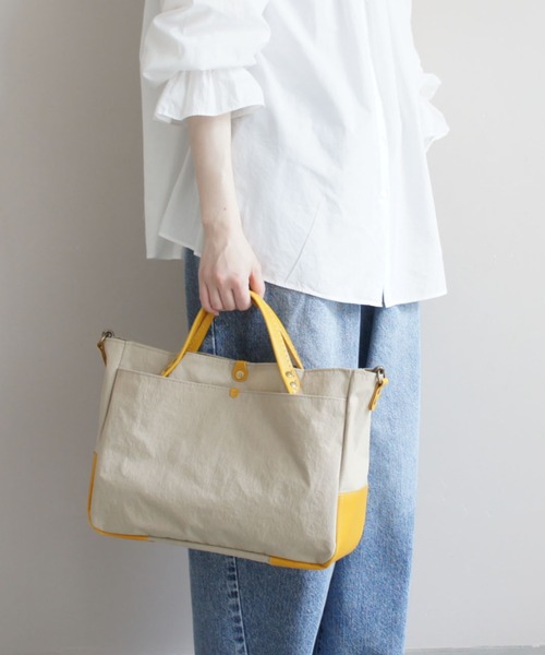 TIDEWAY（タイドウェイ）の「NYLON 2WAY TOTE（トートバッグ・レディース・ブラック/ベージュ・FREE）」の2枚目の写真