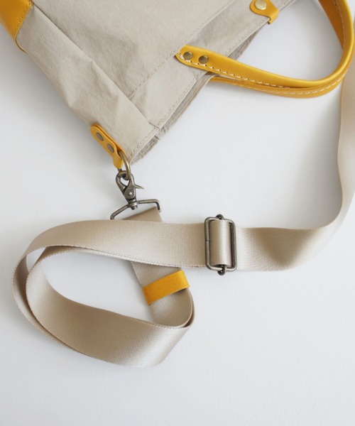 TIDEWAY（タイドウェイ）の「NYLON 2WAY TOTE（トートバッグ・レディース・ブラック/ベージュ・FREE）」の4枚目の写真