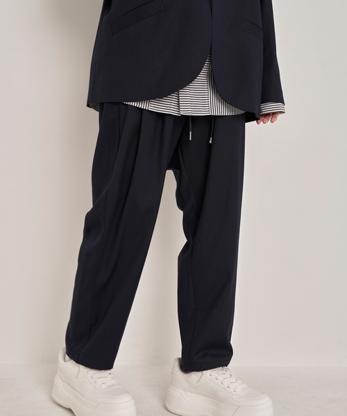 Nora Lily（ノラリリー）の「【Nora Lily】Shadow Stripe Design Pants（スラックス・メンズ・ライトベージュ/グレー/ネイビー・FREE）」の3枚目の写真