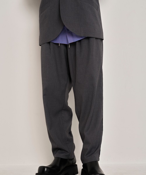 Nora Lily（ノラリリー）の「【Nora Lily】Shadow Stripe Design Pants（スラックス・メンズ・ライトベージュ/グレー/ネイビー・FREE）」の4枚目の写真