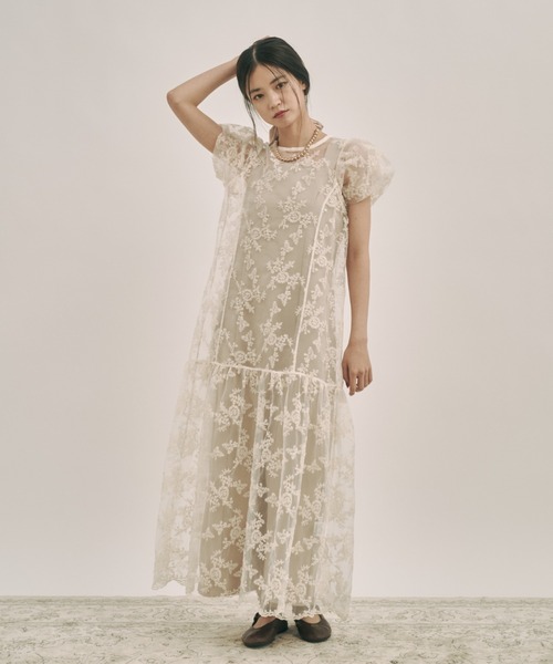 moi tytto（モイテュット）の「花刺繍レイヤーワンピース|普段使いも出来る着回しパーティードレス（ワンピース・レディース・ナチュラル/ブラウン・FREE/SMALL）」の11枚目の写真