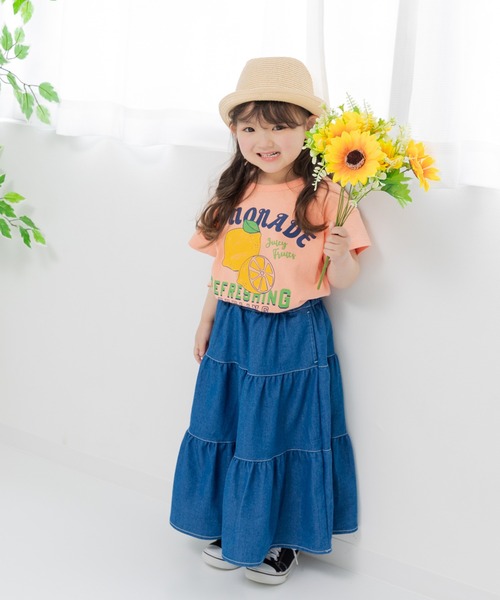 chil2(チルツー)の「ダンガリーティアードロングスカート(デニムスカート・キッズ・サックスブルー/ブルー・110cm/120cm/130cm/140cm/150cm)」の3枚目の写真