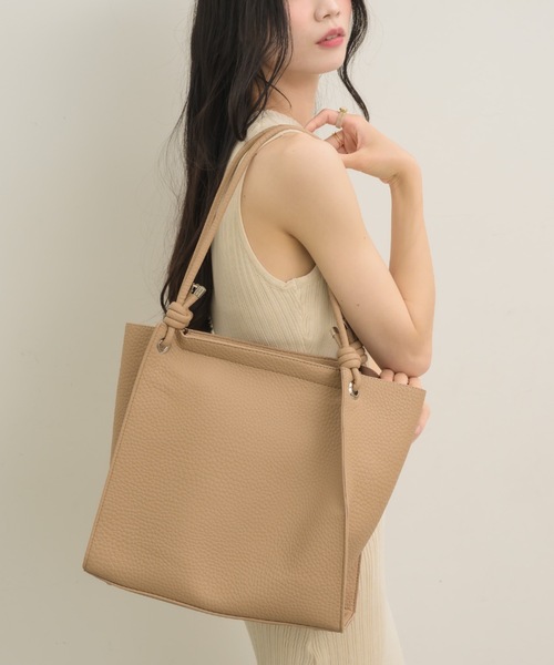 NEUNA（ヌナ）の「【ポーチ付き！！】ビッグスクエアバッグ（トートバッグ・レディース・ブラック/ベージュ・FREE）」の22枚目の写真