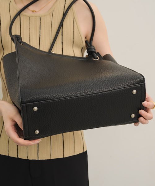 NEUNA（ヌナ）の「【ポーチ付き！！】ビッグスクエアバッグ（トートバッグ・レディース・ブラック/ベージュ・FREE）」の10枚目の写真