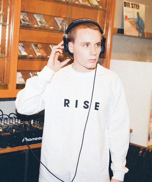 POET MEETS DUBWISE（ポエットミーツダブワイズ）の「【POET MEETS DUBWISE/ポエトミーツダブワイズ】 RISE L/S T-Shirt（Tシャツ/カットソー・メンズ・ブラック系その他/ホワイト・L/M/XL）」の9枚目の写真