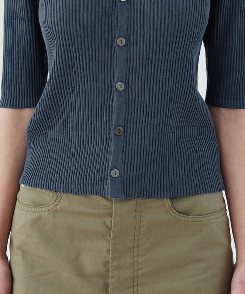 GALERIE VIE(ギャルリー ヴィー)の「■ギザコットンリブ Vネックカーディガン(カーディガン/ボレロ・レディース・ライトベージュ/ブルー/ネイビー/ライトグレー・FREE)」の11枚目の写真