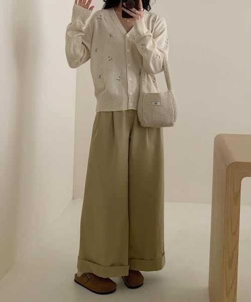 aimoha（アイモハ）の「【aimoha】小さな刺繍入りVネックニットカーディガン（カーディガン/ボレロ・レディース・ライトベージュ/ライトグレー/ダークグレー/ネイビー・FREE）」の17枚目の写真