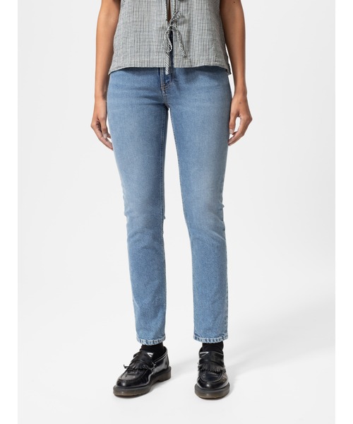 Nudie Jeans（ヌーディージーンズ）の「Nudie Jeans/ヌーディージーンズ Mellow Mae / スリムストレートジーンズ / Soft Blues / レングス28（デニムパンツ・レディース・ライトインディゴブルー・24inch/27inch/26inch/25inch/28inch）」の7枚目の写真