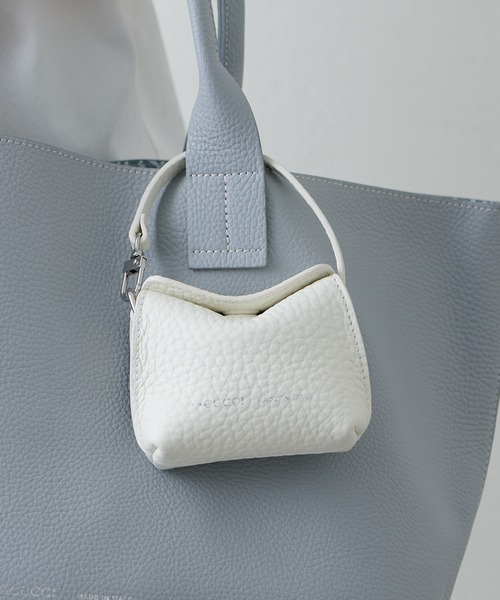 IACUCCI(イアクッチ)の「ラーナ ミニチャーム ALCE(その他小物・レディース・サックスブルー/キャメル/ライトグリーン/ライトグレー/ピンク/ホワイト/ピンク系その他/ゴールド/ネイビー/ミント・FREE)」の2枚目の写真